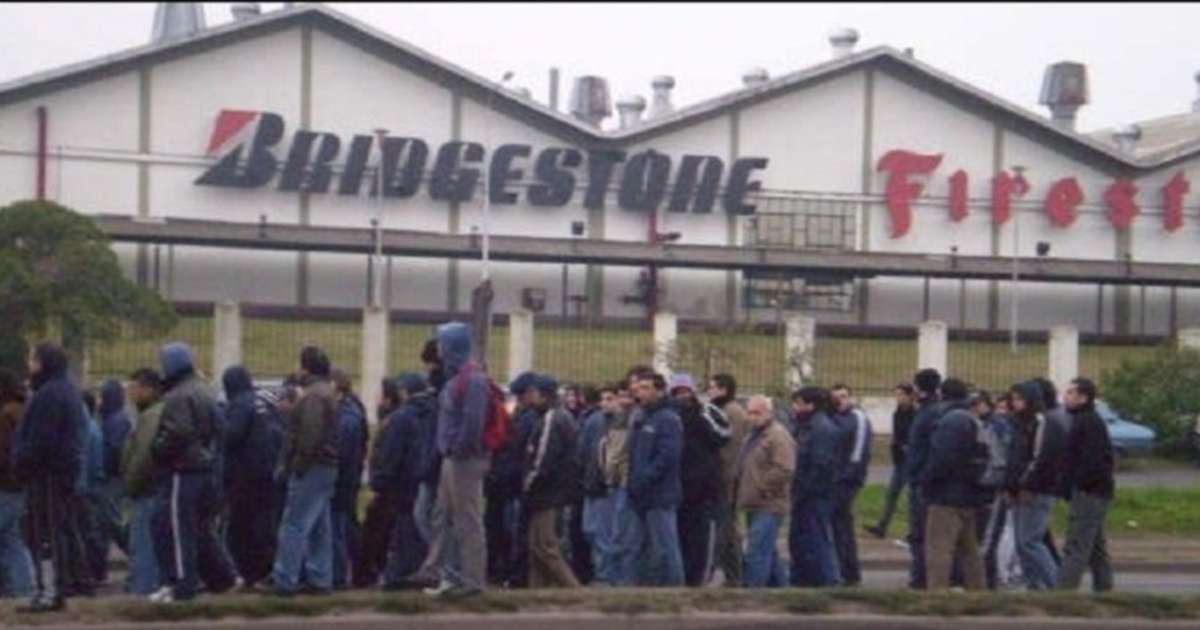 El modelo libertario dejo cientos de miles desemplados y cierre de pymes y empresas en la Argentina