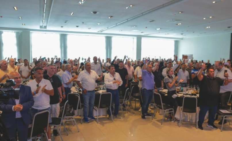 Barrionuevo, el líder del sindicato gastronómico que nunca trabajó de mozo pero acaba de lanzar el partido "TrabajAR"