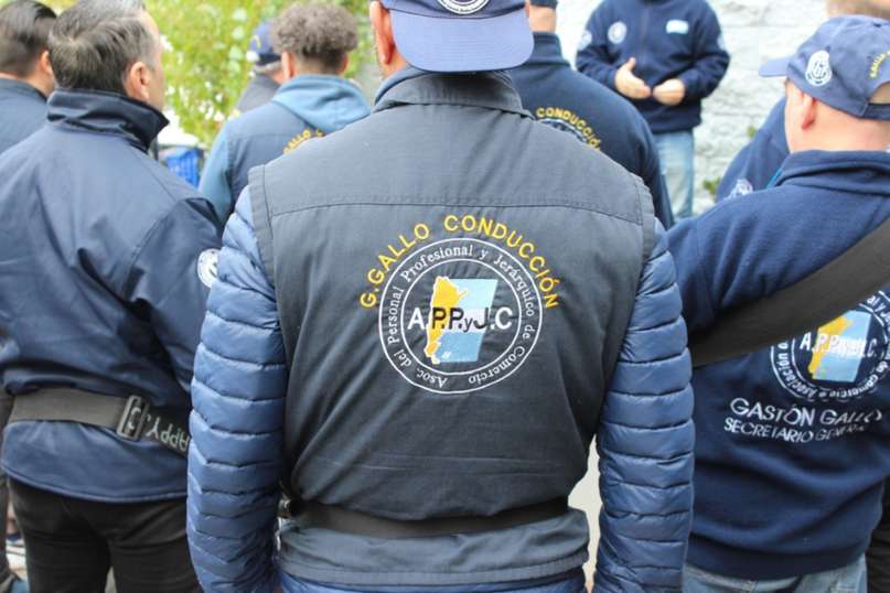 Tras la frustrada compra de Carrefour, se agudiza el conflicto de De Narváez con jerárquicos de comercio: protesta en ChangoMás y plan de lucha