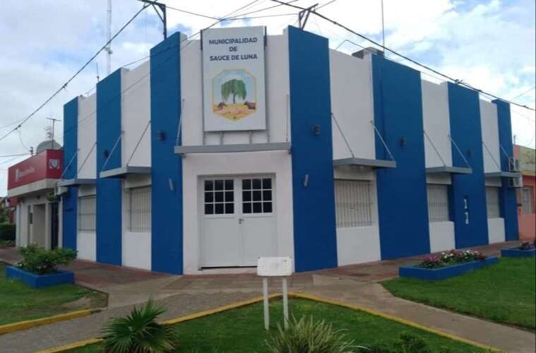 Por la crisis libertaria, un municipio pagó parte de los salarios con vales para comprar comida: “Nadie paga un impuesto; todos eligen comer”