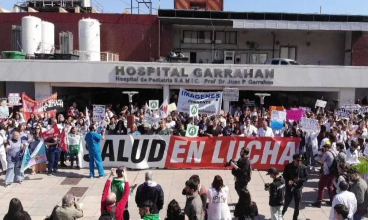 Vuelve a la tensión al Garrahan: denuncian que sigue la persecución gremial  y el ajuste