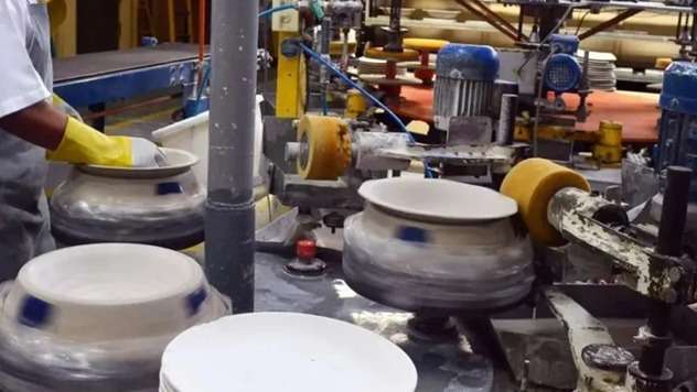 “No estamos viendo la luz al final del túnel”: la única fábrica de porcelana del país busca reducir su personal a la mitad
