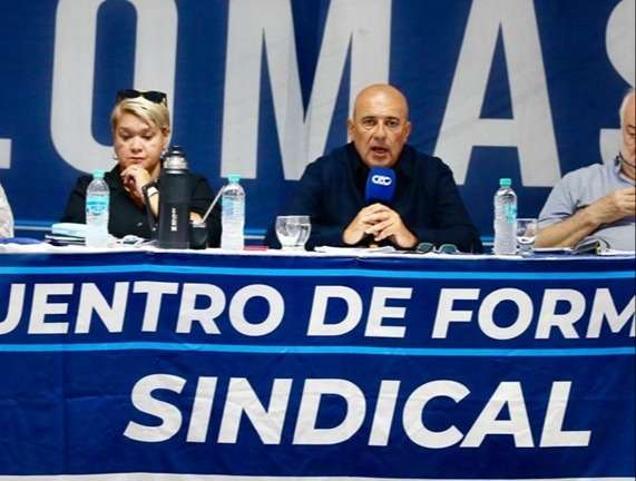 Crosta cargó contra la reglamentación de la reforma laboral: “Barre con los derechos de los trabajadores”