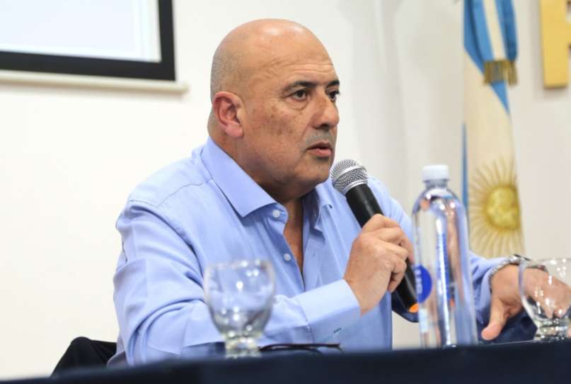 Crosta cargó contra la reglamentación de la reforma laboral: “Barre con los derechos de los trabajadores”