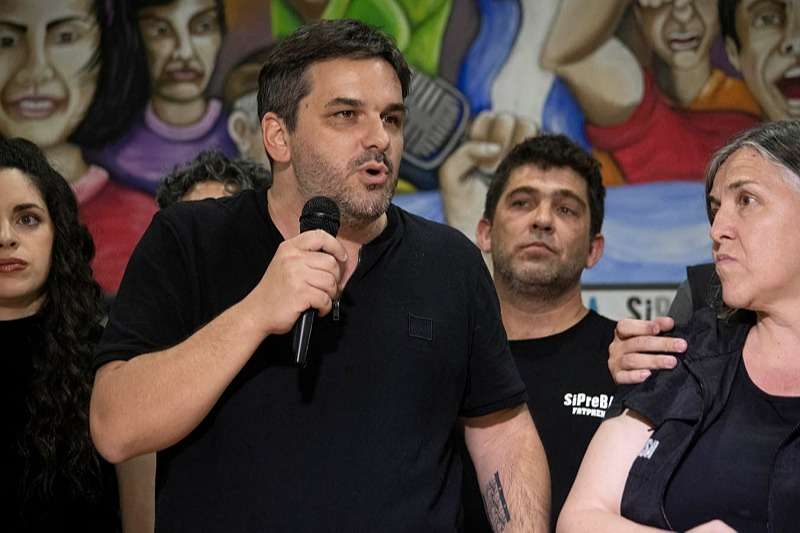 Salarios deprimidos, pluriempleo y precarización: la foto de la realidad de los trabajadores de prensa