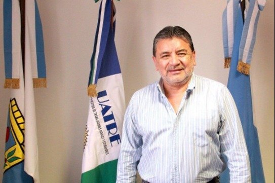 La Mesa de Enlace se niega a aumentar el sueldo de peones rurales y desde UATRE apuntan: “Tienen ganancias récord, pero quieren trabajadores pobres” La Mesa de Enlace se niega a aumentar el sueldo de peones rurales y desde UATRE apuntan: “Tienen ganancias récord, pero quieren trabajadores pobres”