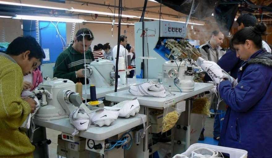 Gremio de calzado asegura que perdió 8 mil puestos de trabajo por el desplome del consumo y las importaciones