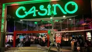 ¡No va más! Con los números en "colorado" y al borde de la quiebra, un emblemático casino de Entre Ríos despidió a decenas de trabajadores