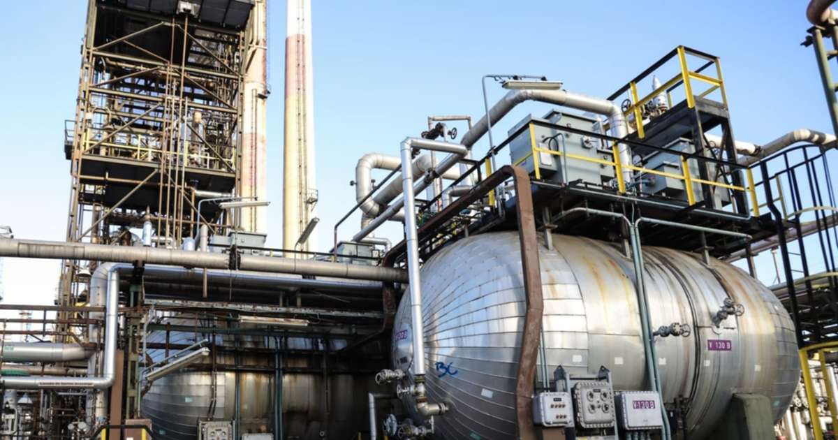 Shell Rafineria Éxodo de multinacionales: Shell vende su refinería y 700 estaciones en ...