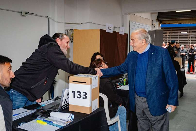 Con amplia participación, Cavalieri renovó su mandato en Comercio Capital y se encamina a seguir al frente de la FAECyS, la estructura gremial más poderosa del país